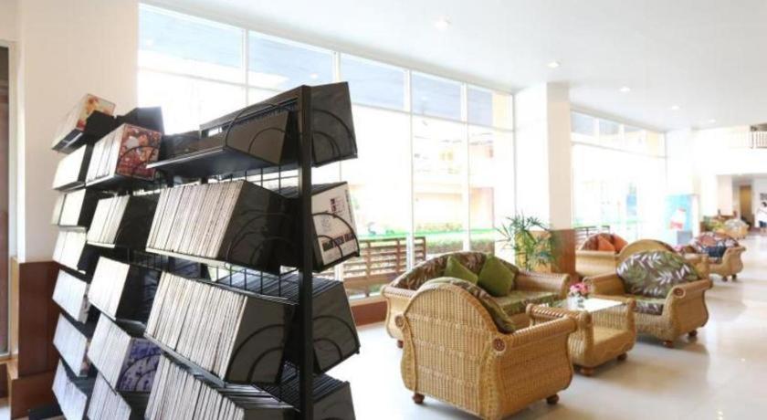 J Town Serviced Apartments&Hotel Si Racha Exterior foto