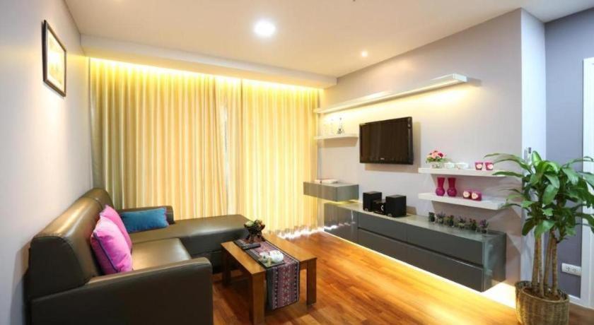 J Town Serviced Apartments&Hotel Si Racha Exterior foto