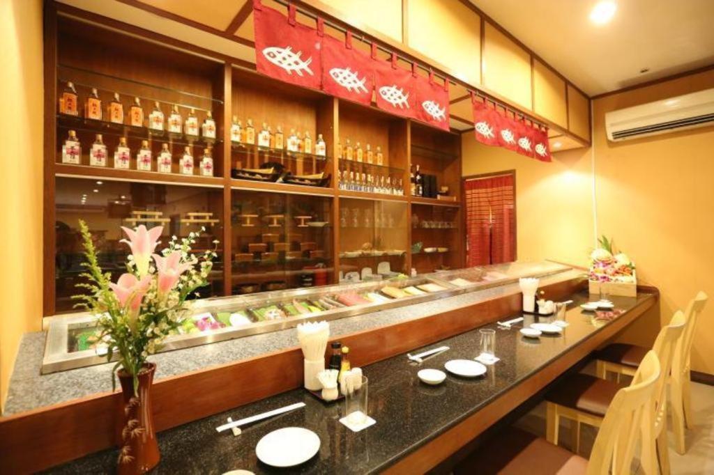 J Town Serviced Apartments&Hotel Si Racha Exterior foto